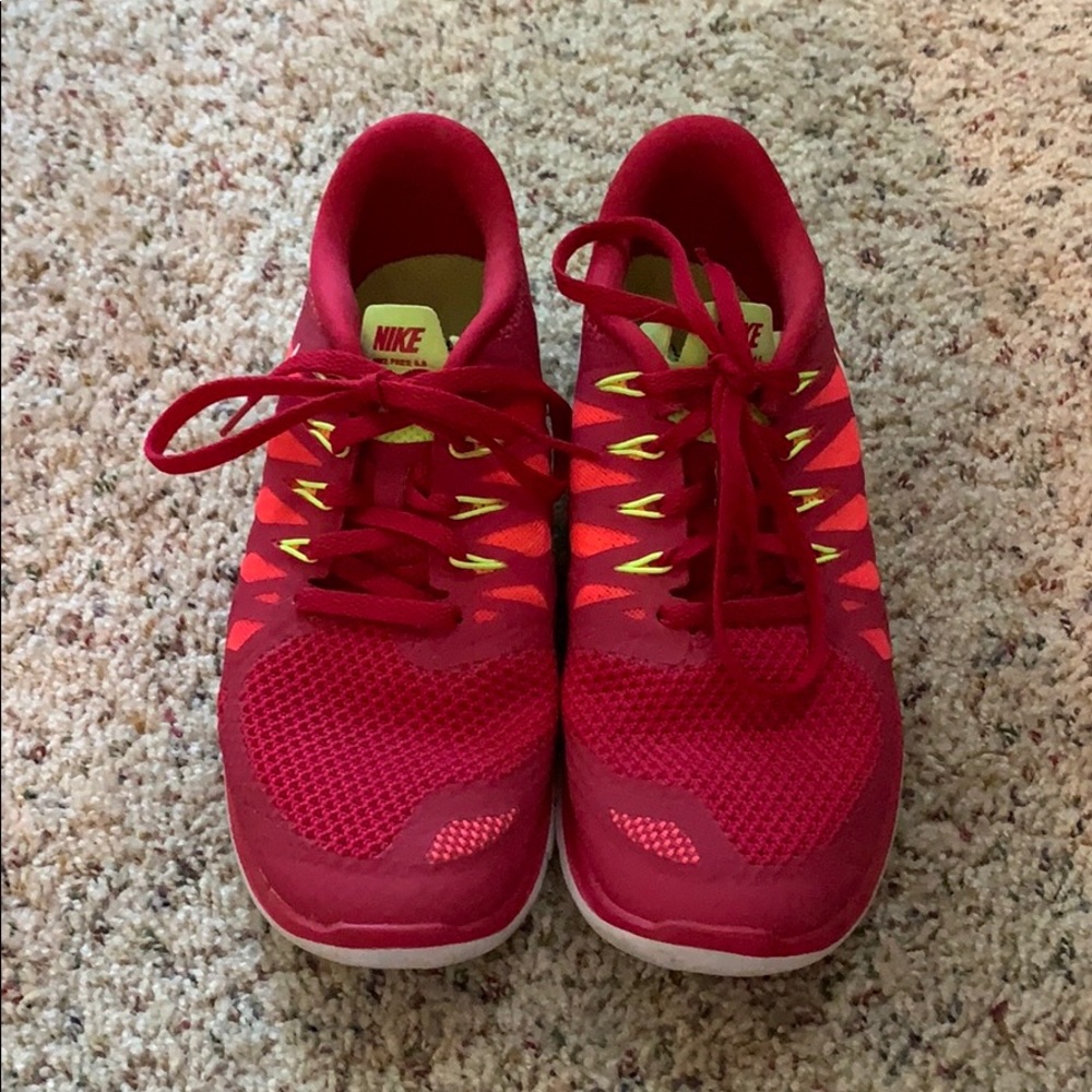 Nike Tennis Shoes